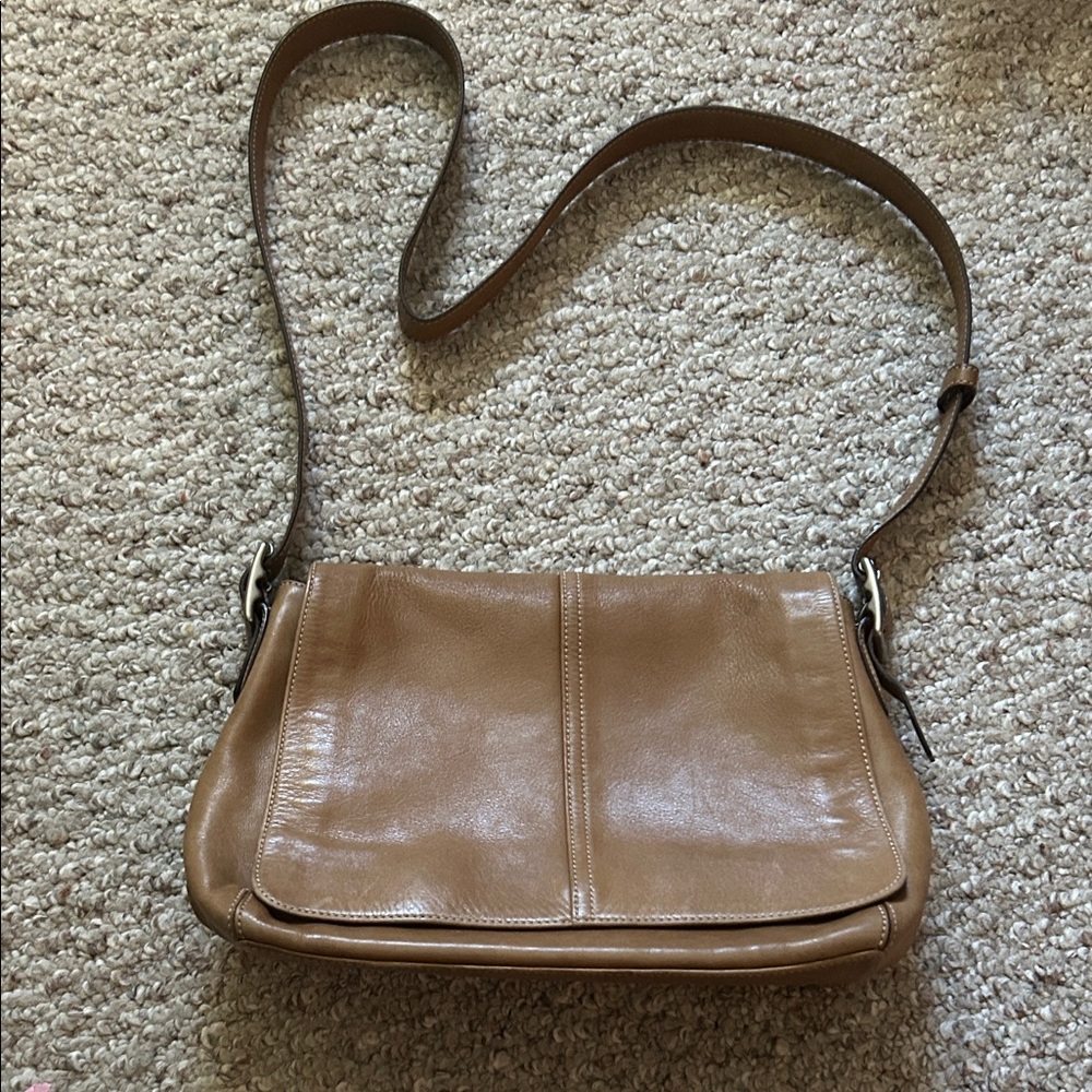 Coach Vintage Y2K leather camel flap bag - EUC